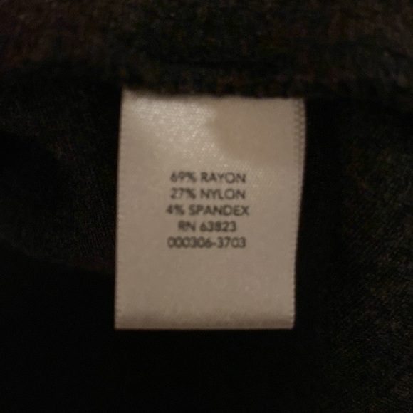 Soft and Stretchy Gray Skirt CJ banks - Picture 2 of 4